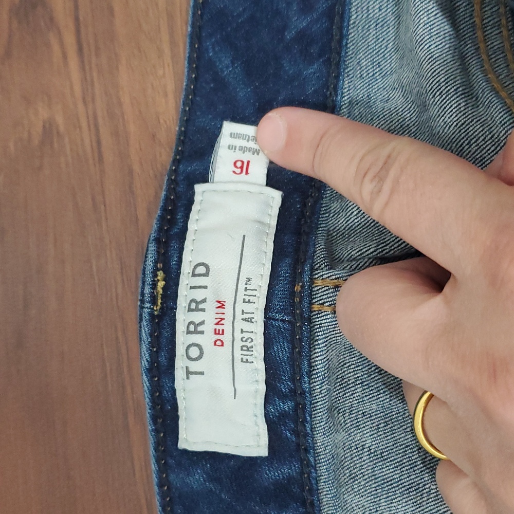 Torrid denim - Picture 2 of 4